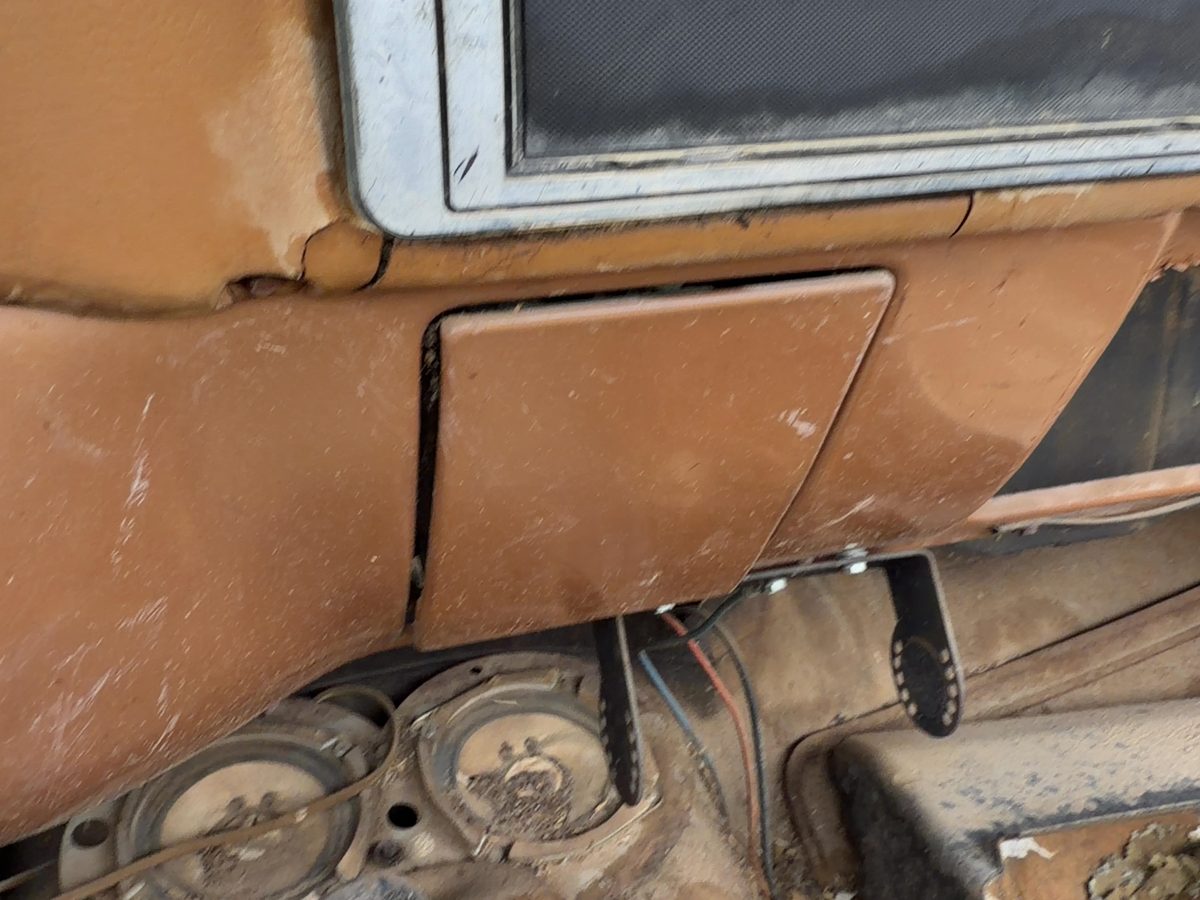 1975-1980 Chevy Silverado C20 Ash Tray Assembly Oem Slide Out Dash Tan