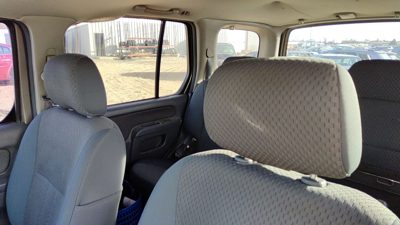 2002-2004 Nissan Xterra Pair Of Front Headrests Oem Left Right Set Seat