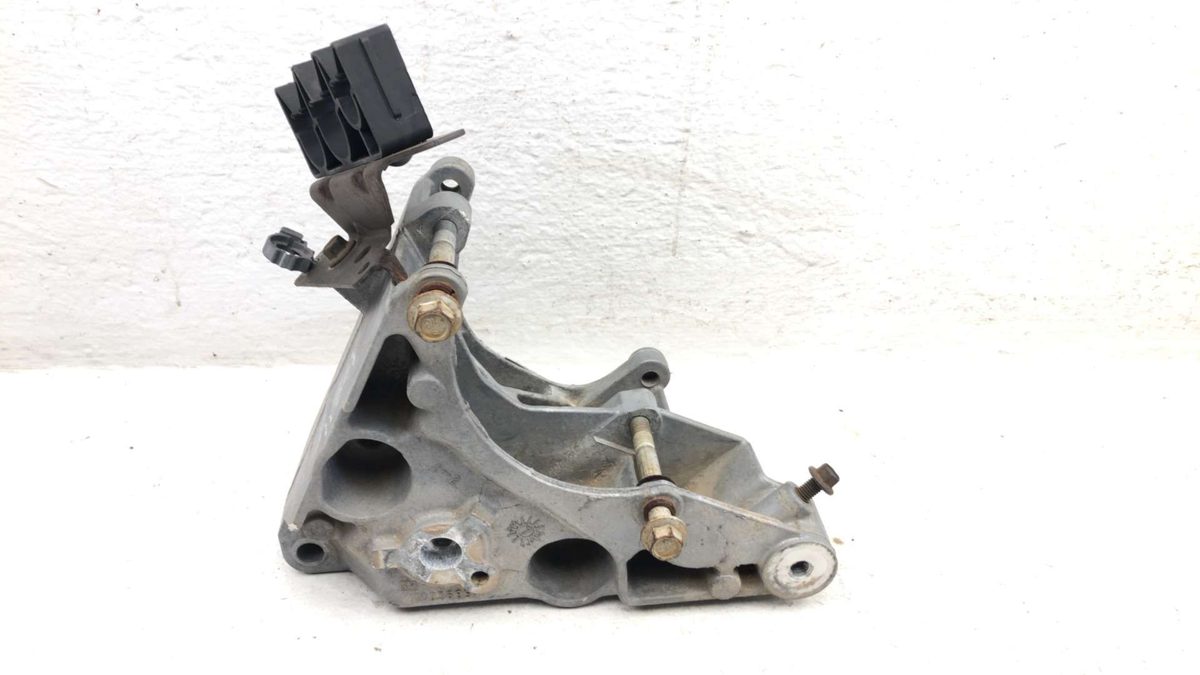 2000 Chevy Silverado 2500 Mount Bracket Set For Alternator 6.0L Oem 10236997