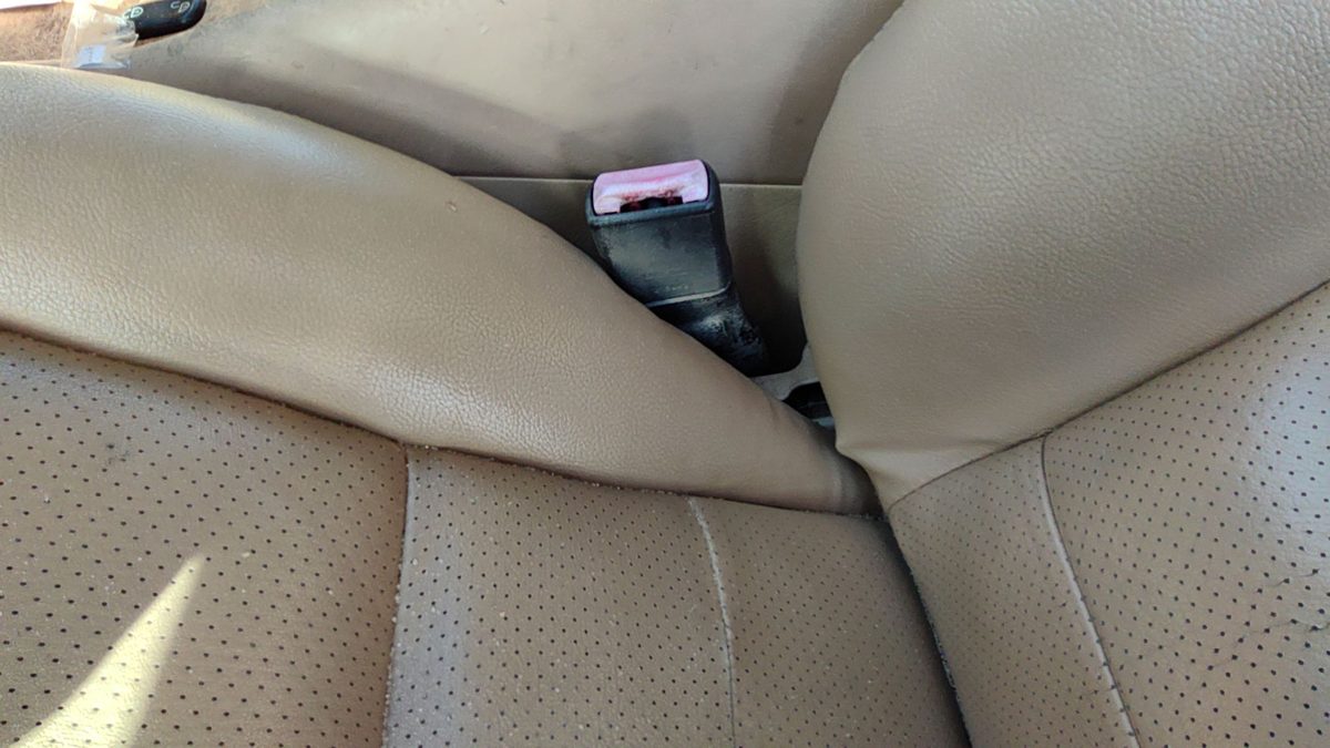 2000-2005 Mercedes Ml350 Driver Left Front Seat Belt Buckle Receiver Oem Tan