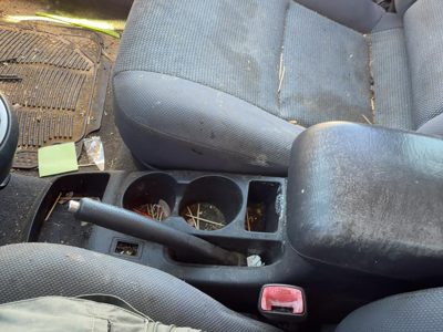 2003-2008 Toyota Matrix Xr Center Console Assembly Oem Arm Rest Fold Down