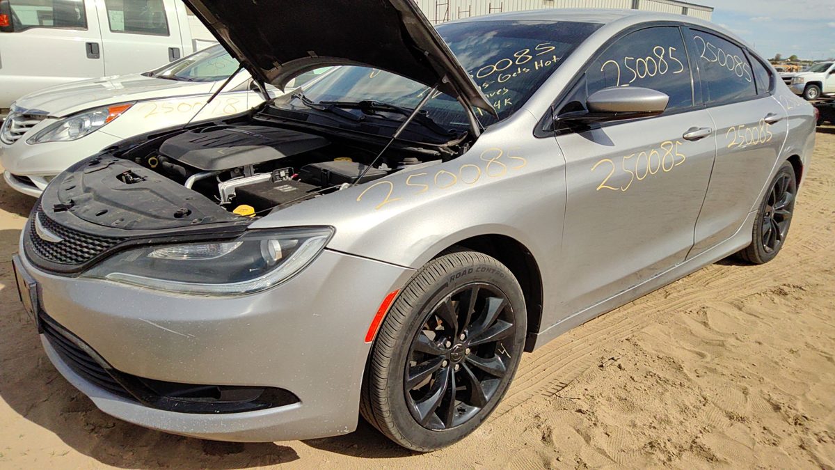 2015 Chrysler 200 Quarter Panel