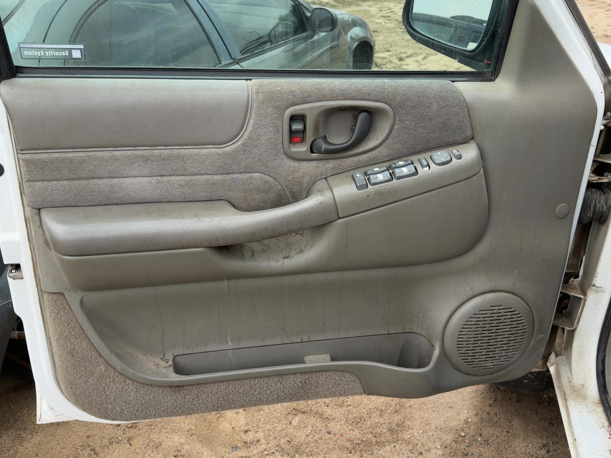 98-01 S10 Blazer Driver Left Front Door Trim Panel With Master Switch Gray 92H