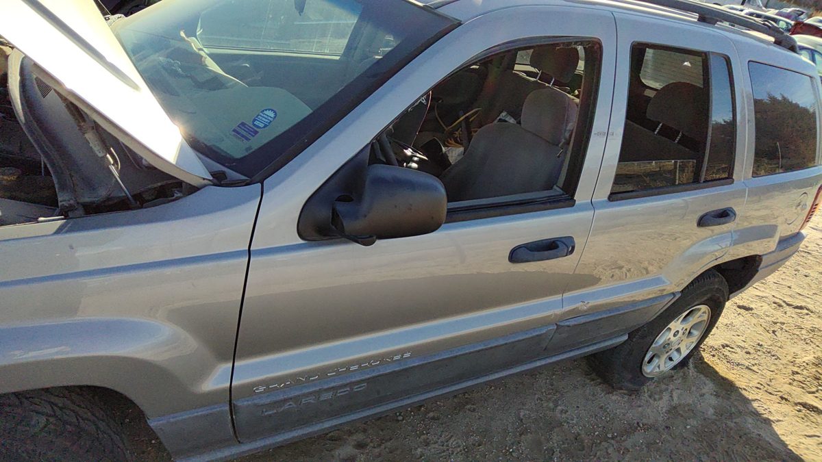 2001 Jeep Grand Cherokee Front Door