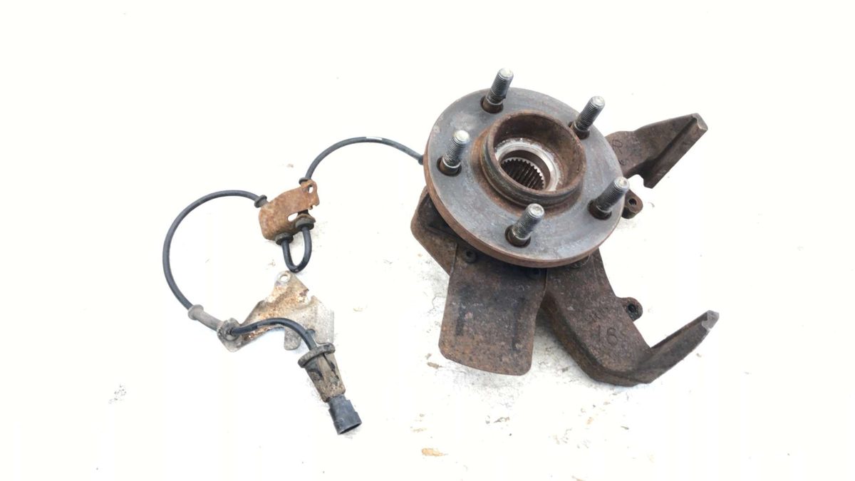 99-04 300M Passenger Right Front Spindle Steering Knuckle With Wheel Hub