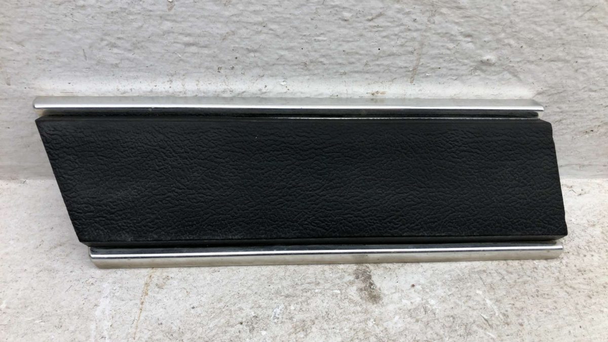 1989 Dodge D100 Driver Left Fender Rear Moulding Trim Strip Oem