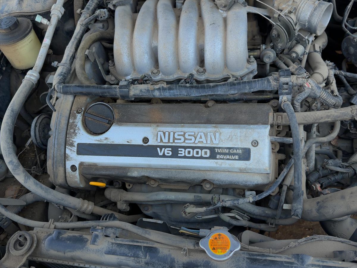 1995-2001 Nissan Maxima Driver Left Cylinder Head Assembly Oem 3.0L Dohc