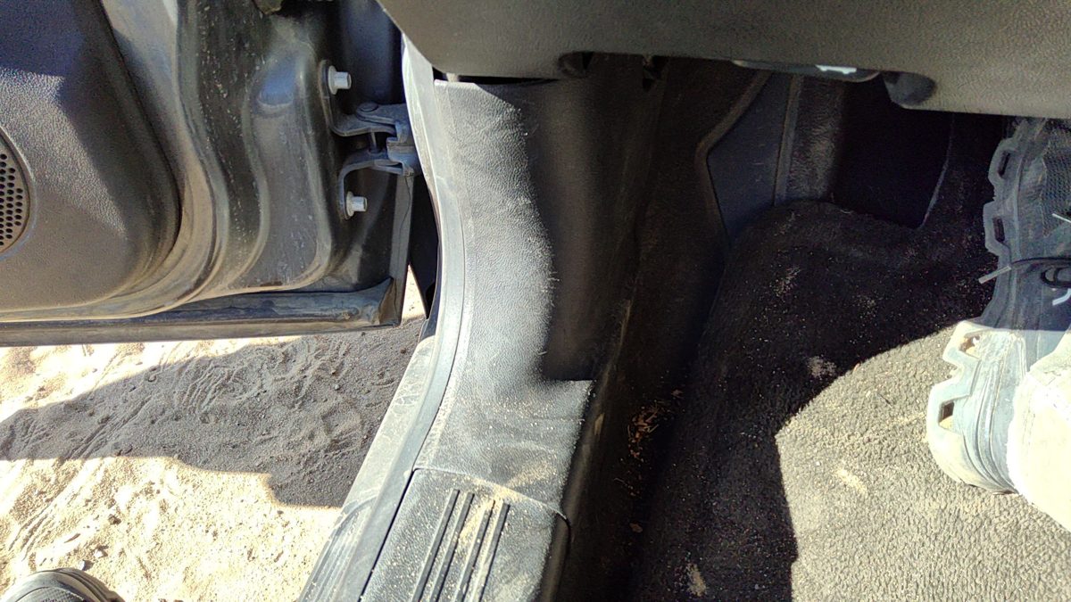 2005-2010 Pontiac G6 Driver Left Lower Kick Trim Panel Oem Black 19B