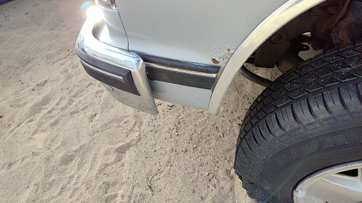 1982-1993 Chevy S10 Pickup Driver Left Moulding From Fender Oem Trim Strip