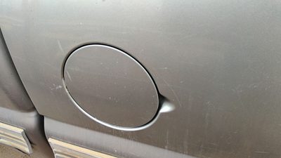 99-07 Silverado 2500 Fuel Tank Door With Hinge Gas Lid Oem Filler Pewter 11U