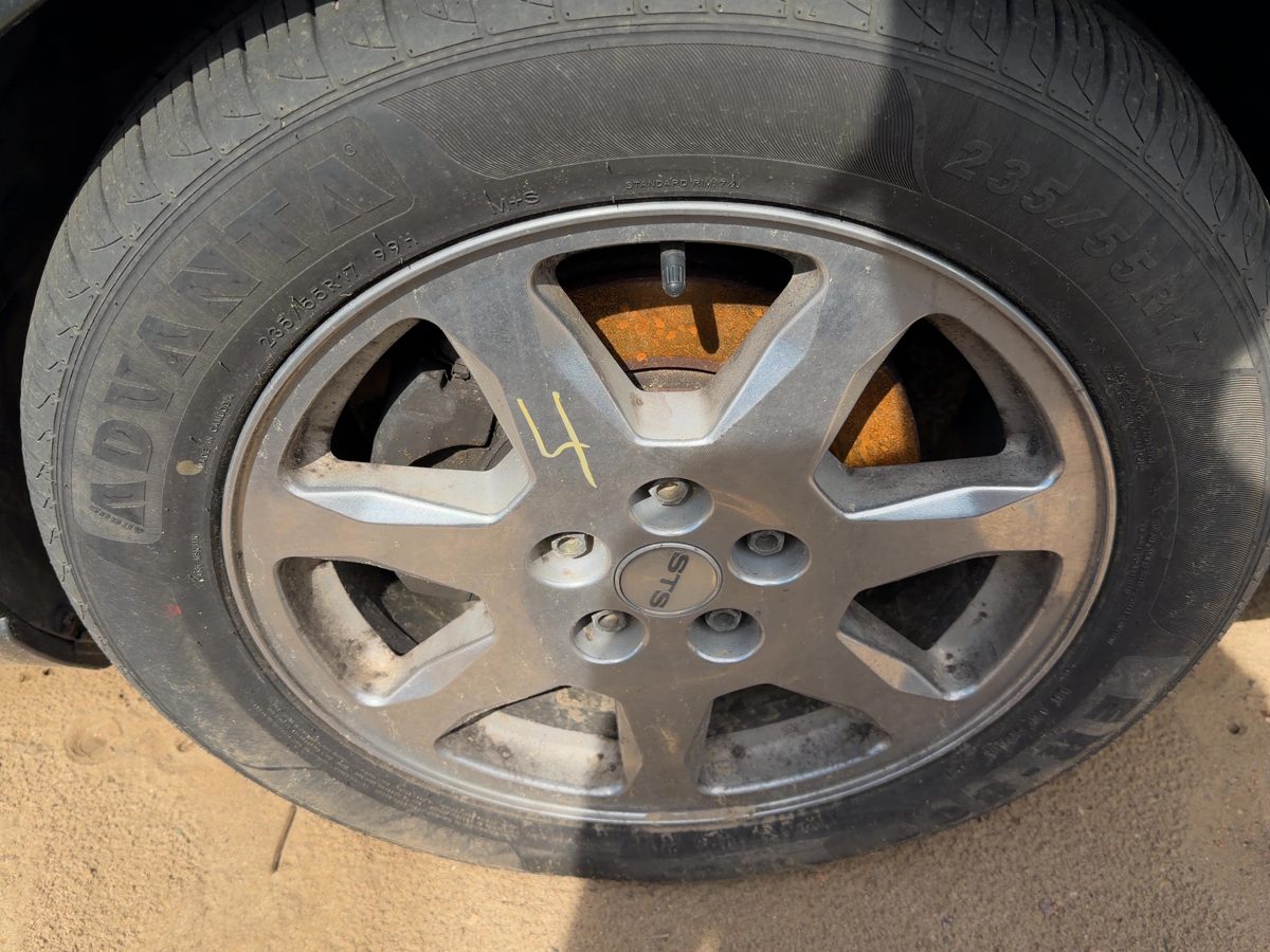 2003 Cadillac Seville Wheel