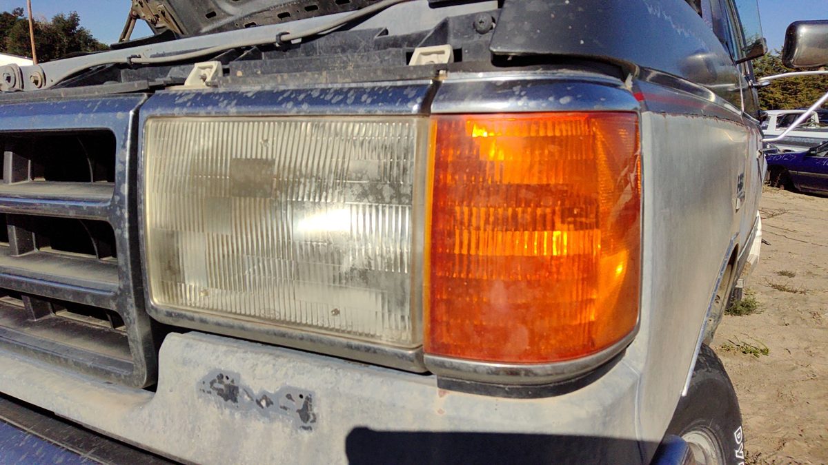 1989 Ford Pickup F150 Headlamp Assembly