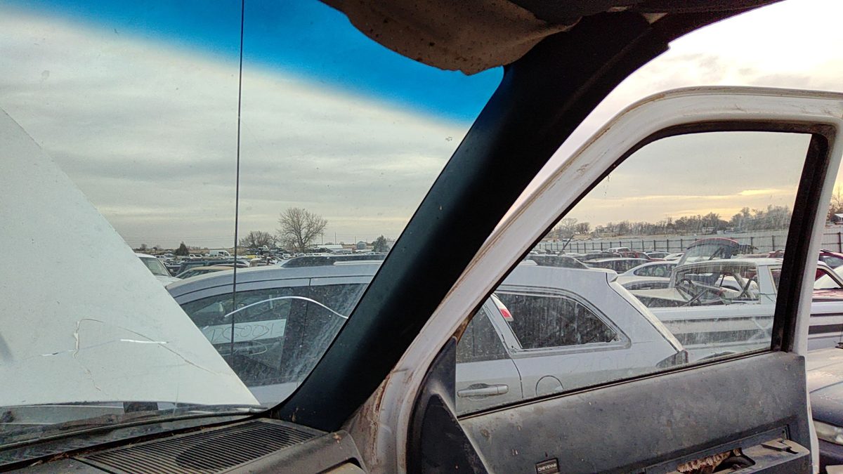 91 Chevy Silverado 1500 Passenger Right A Pillar Trim Windshield Post Panel Blue