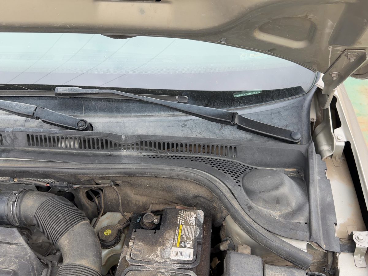 2011-2018 Vw Jetta Driver Left Windshield Wiper Arm Oem Blade Lever 1.8L