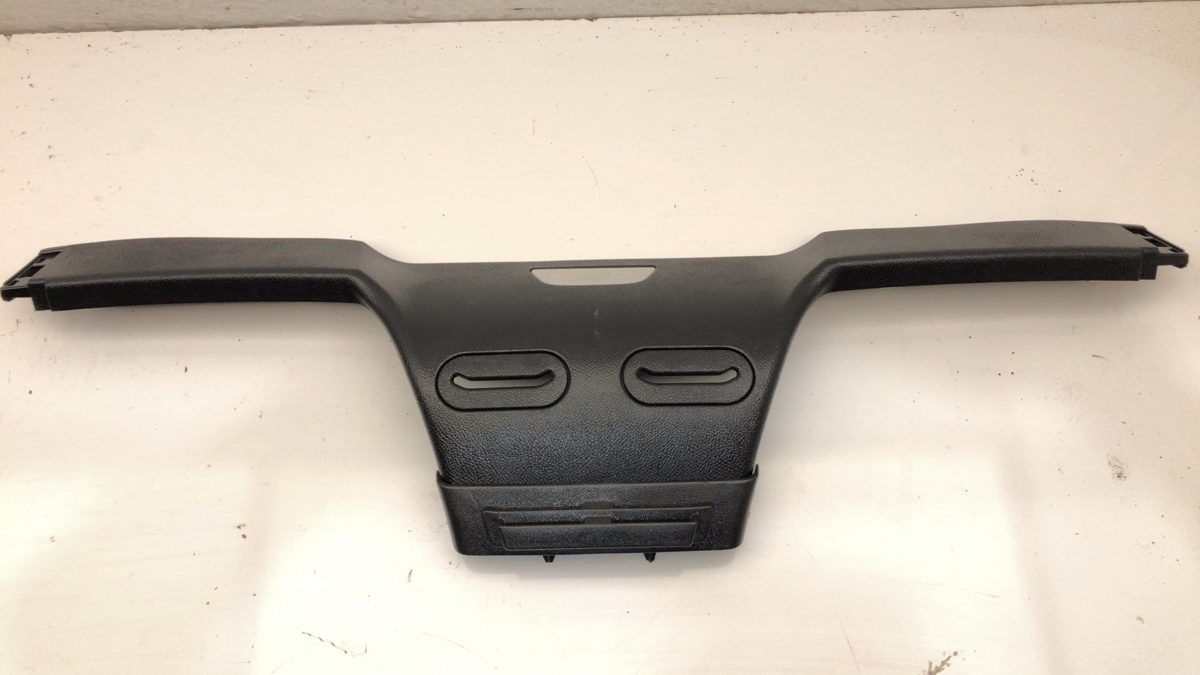 2009 Pontaic G6 Convertible Rear Seat Filler Panel Center Seat Belt Guide Cover