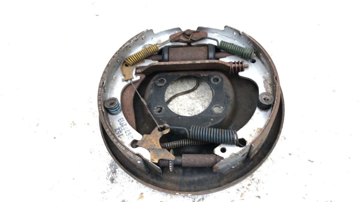 1970 Mercury Cougar Xr7 Passenger Right Rear Brake Backing Plate Assembly Oem