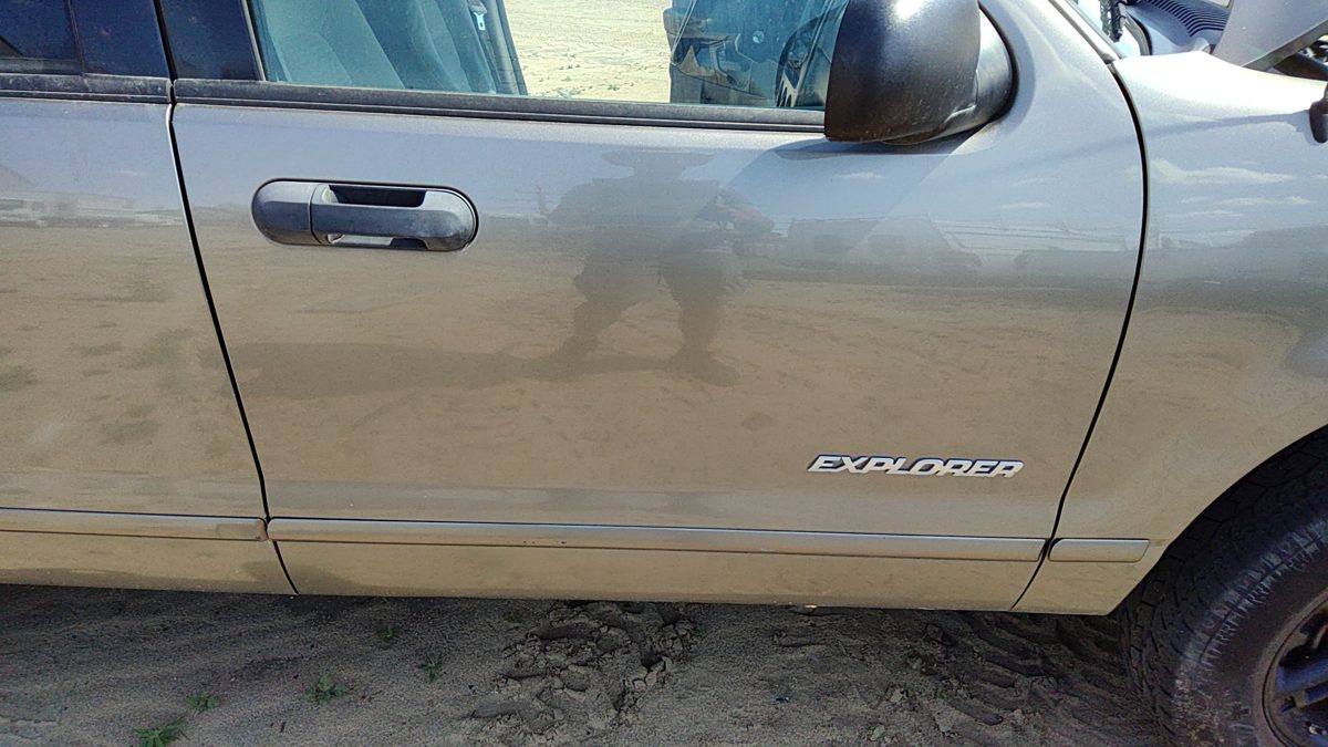 2005 Ford Explorer Front Door