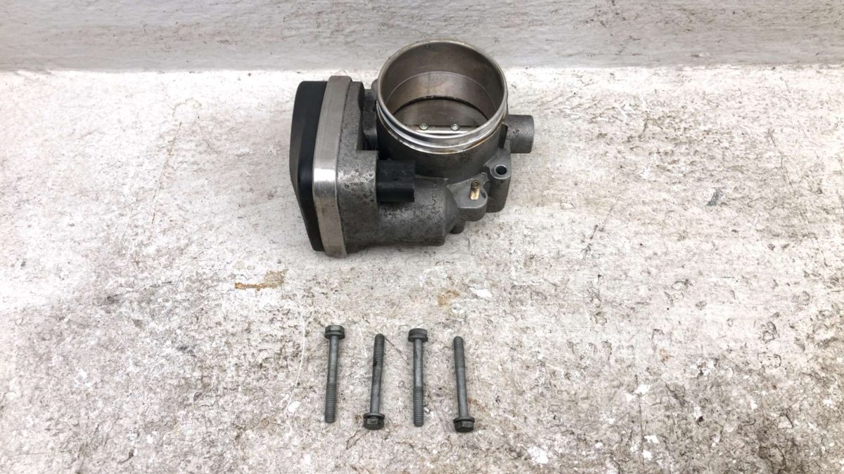 2004-2006 Bmw X3 Throttle Body Valve Oem With Sensors Bolts Hardware 3.0L