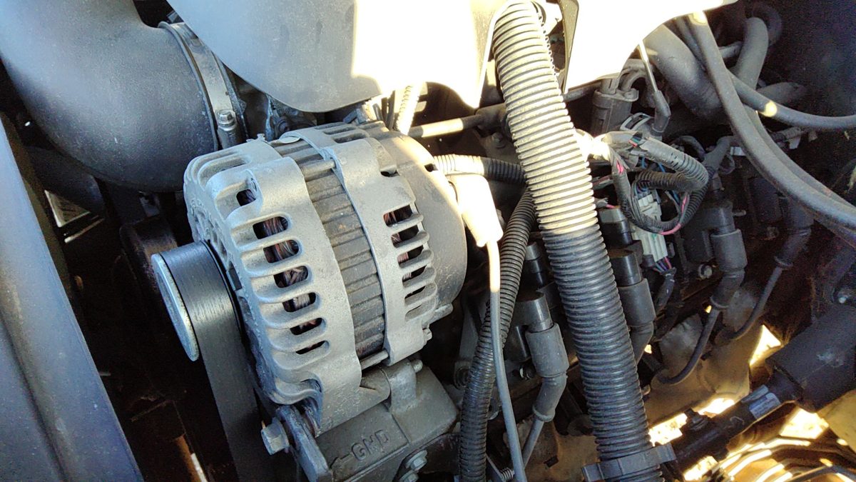 2000-2002 Chevy Suburban Alternator 5.3L 19244745
