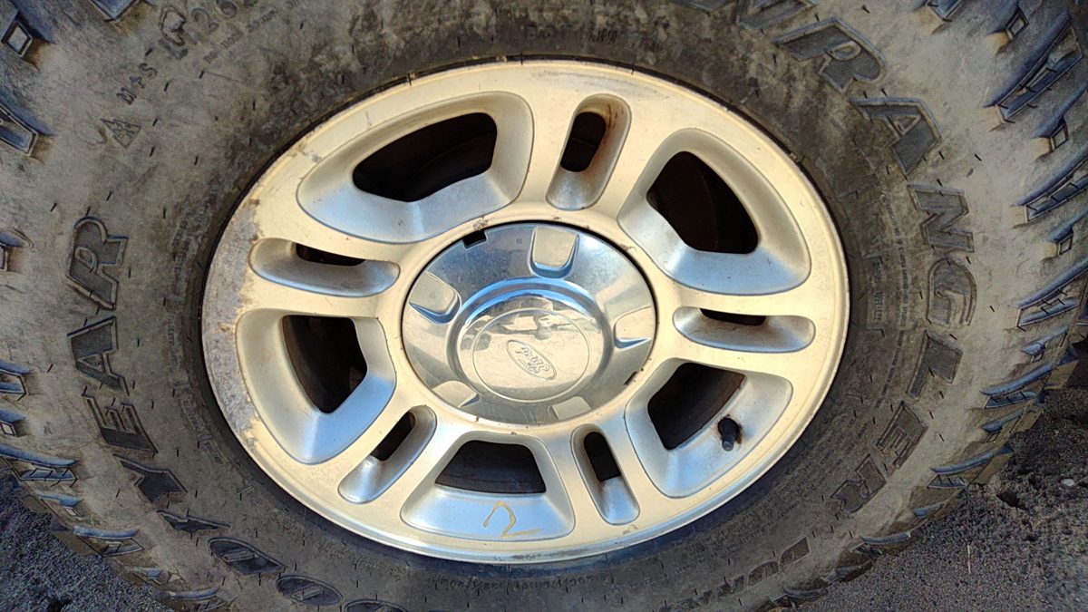 2001 Ford Expedition Wheel