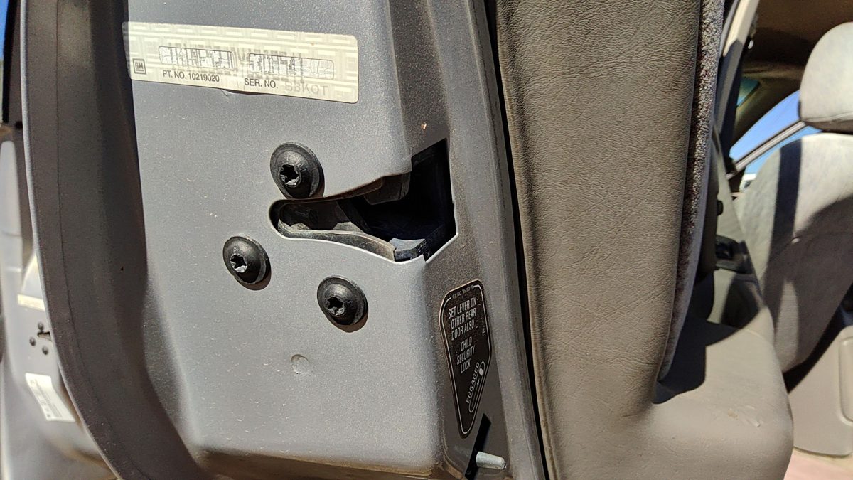 1997-2005 Chevy Malibu Driver Left Rear Door Latch With Rods/cables Oem Back