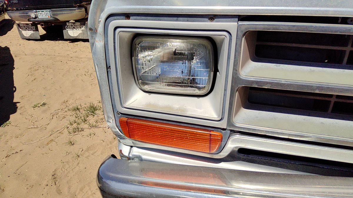 86-90 Dodge Ram W150 Passenger Right Head Light With Trim Turn Signal Oem Bezel