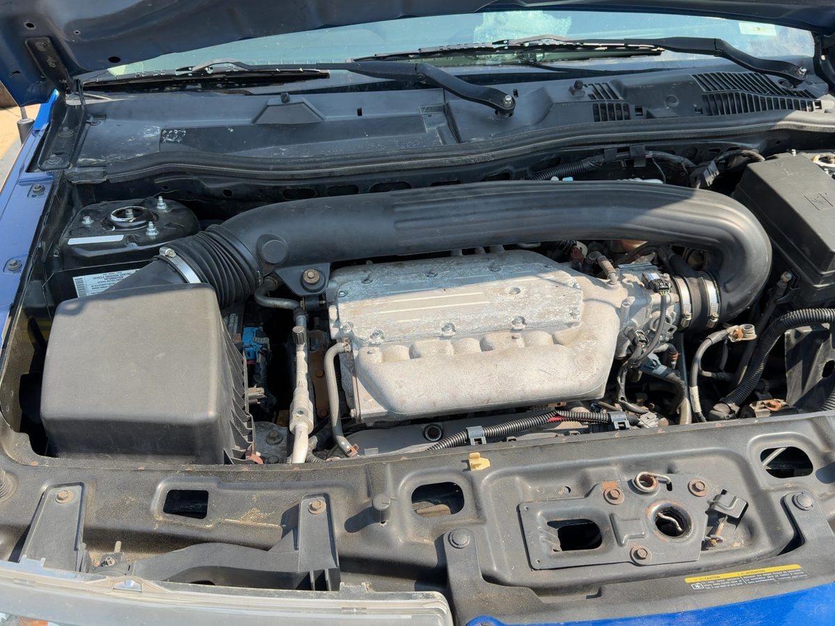 2005 Saturn Vue Air Cleaner