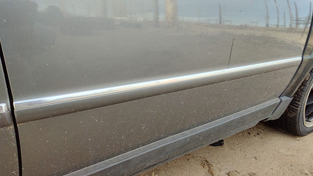 2001-2005 Vw Passat Passenger Right Front Moulding From Door Trim Strip Silver