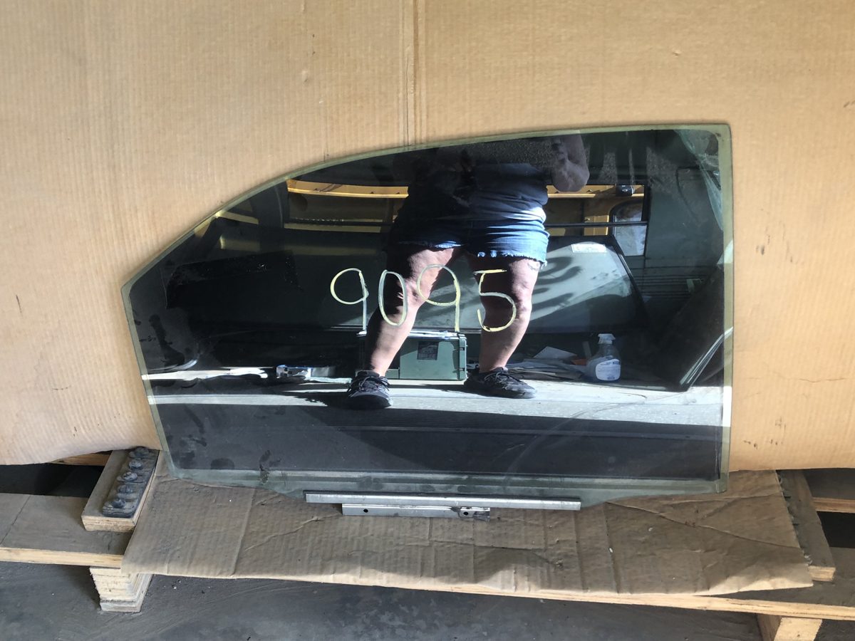 2002-2006 Toyota Camry Passenger Right Rear Side Window Door Glass Oem Back
