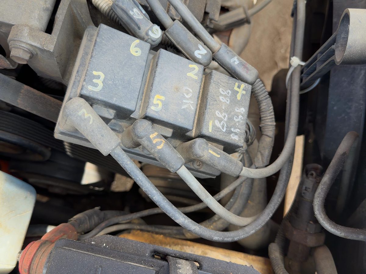 1988-1992 Olds 88 Ignition Coil Assembly Oem 3.8L 12353801