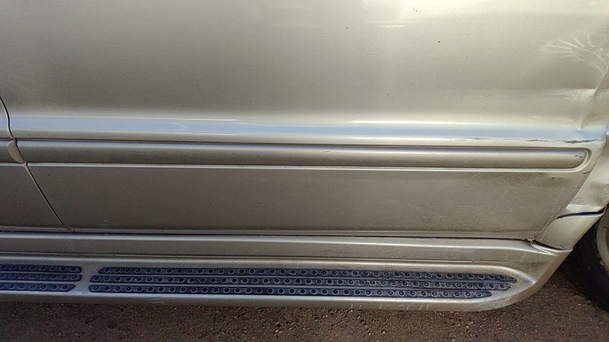 98-05 Mercedes Ml350 Passenger Right Front Moulding From Door Trim Strip Gold