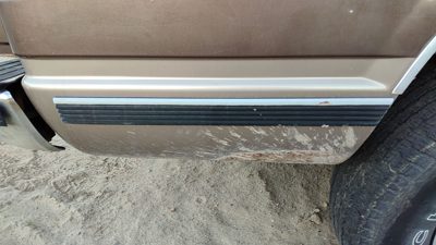 1994 Chevy Suburban Passenger Right Rear Moulding On Quarter Panel Oem