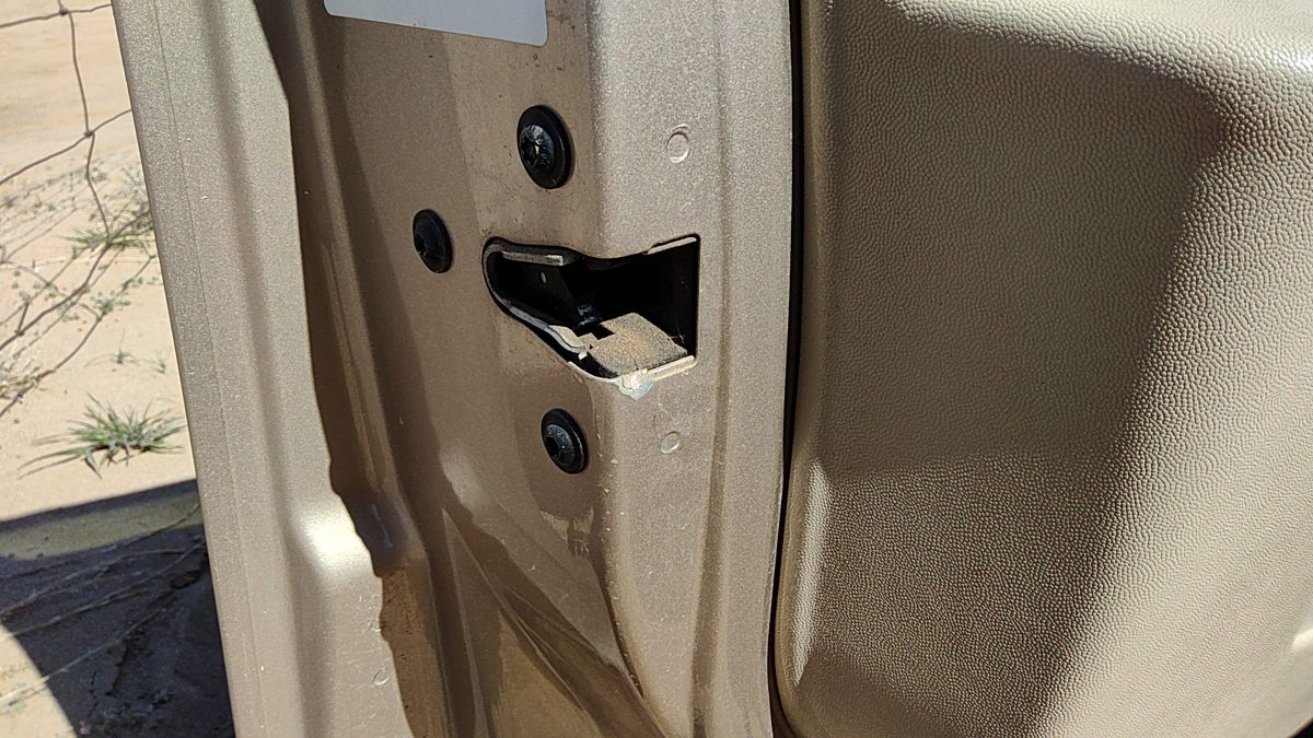 2003-2007 Cadillac Cts Driver Left Front Door Latch With Rods/Cables Oem