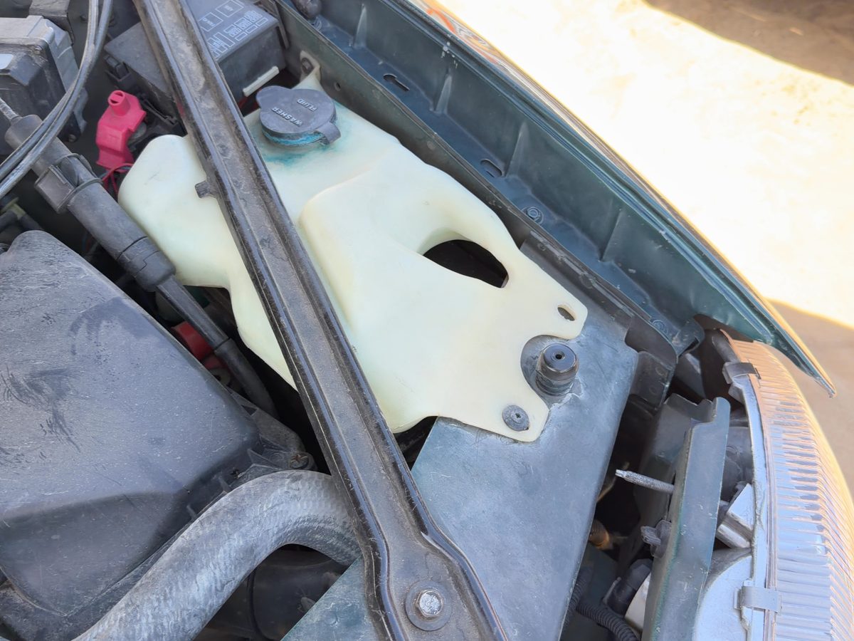 95-01 Chevy Lumina Windshield Washer Fluid Reservoir with Pump OEM Wiper Tank