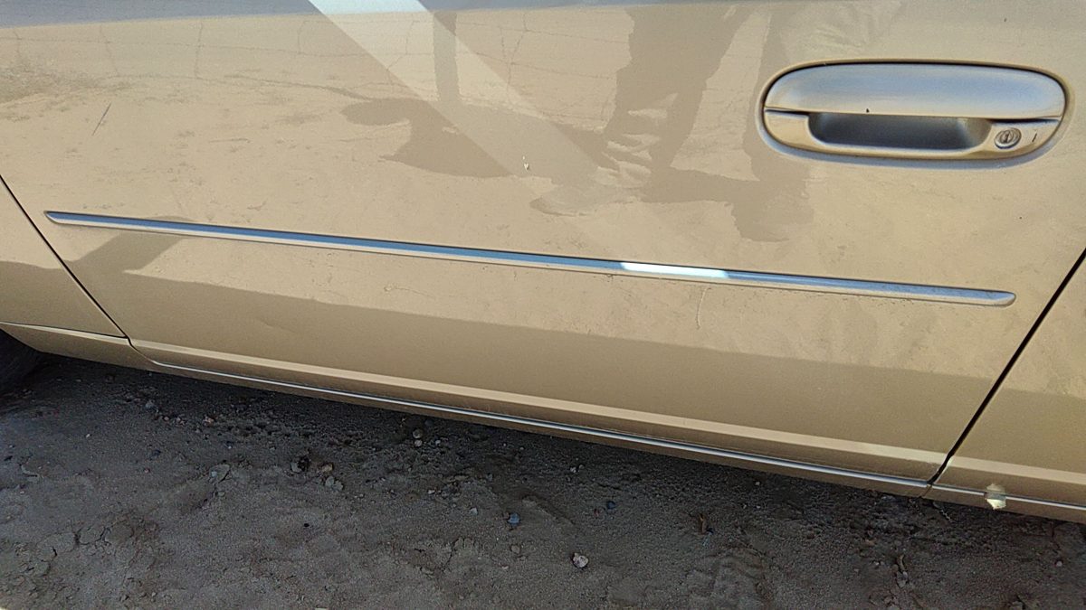 03-07 Cts Driver Left Front Moulding From Door Oem Trim Strip Sand Storm 61U