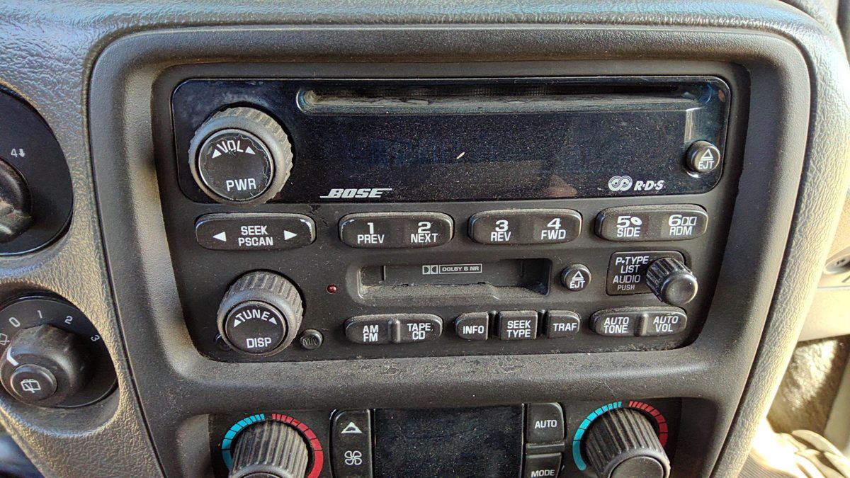 2002 Trailblazer Audio & Visual Equip.(radio)
