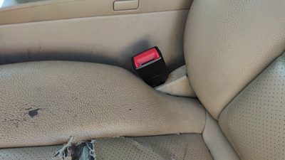2009-2014 Mercedes C300 Driver Left Front Seat Belt Buckle Receiver Beige 125