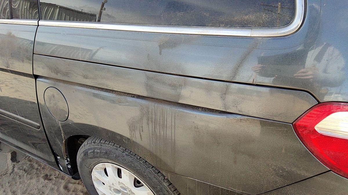06 Honda Odyssey Driver Left Sliding Door Roller Moulding On Quarter Panel Blue