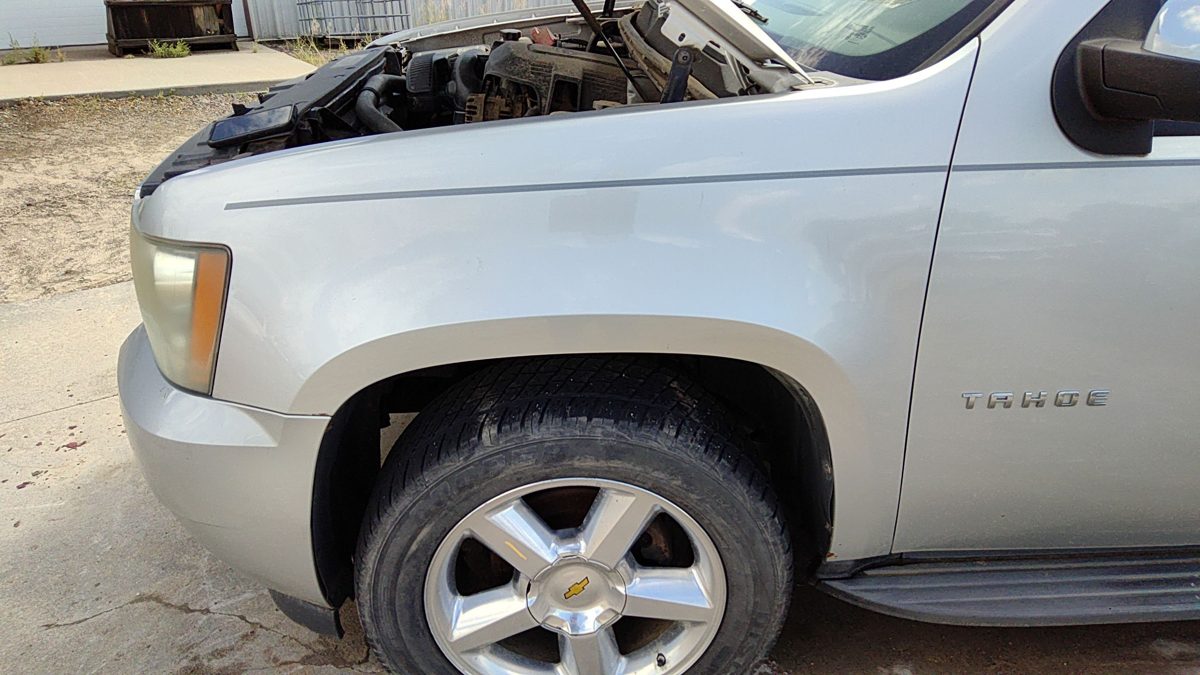 2007-2014 Chevy Tahoe Silver Driver Left Front Fender Oem U726s