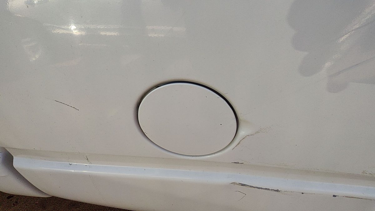 1994 Chevy Silverado 1500 Fuel Tank Door With Hinge Gas Lid Oem Filler White