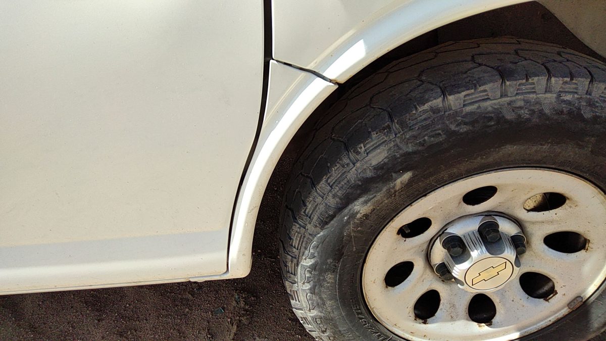2012 Chevy Express Van Passenger Right Moulding From Fender Trim Strip White 50U