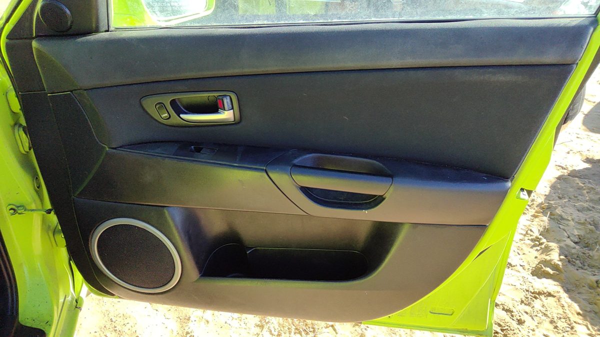 2004-06 Mazda 3 Passenger Right Front Inside Door Trim Panel Only Oem Black
