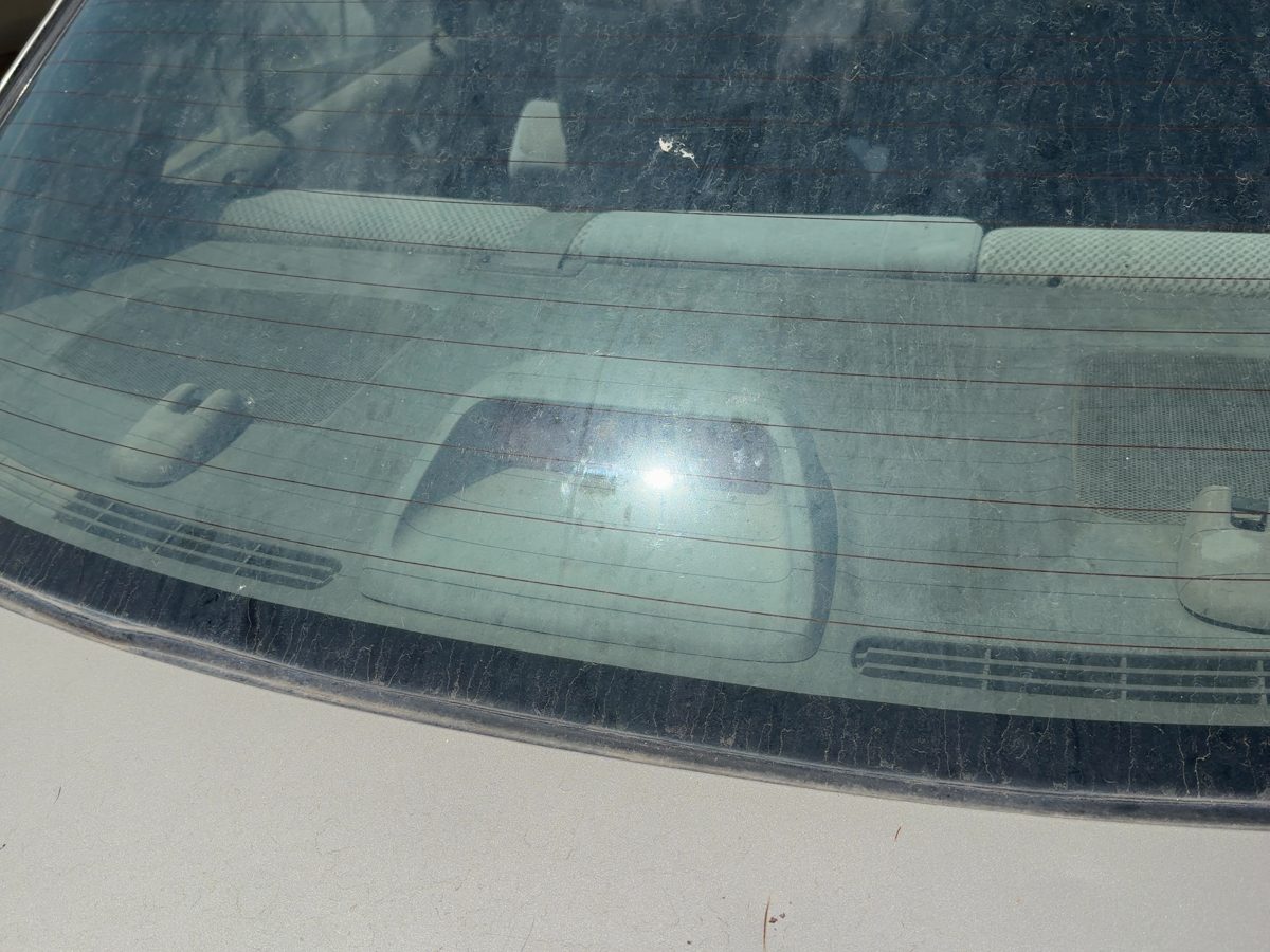 2000 Mazda Protege Dx Third Brake Light Middle Lamp Oem