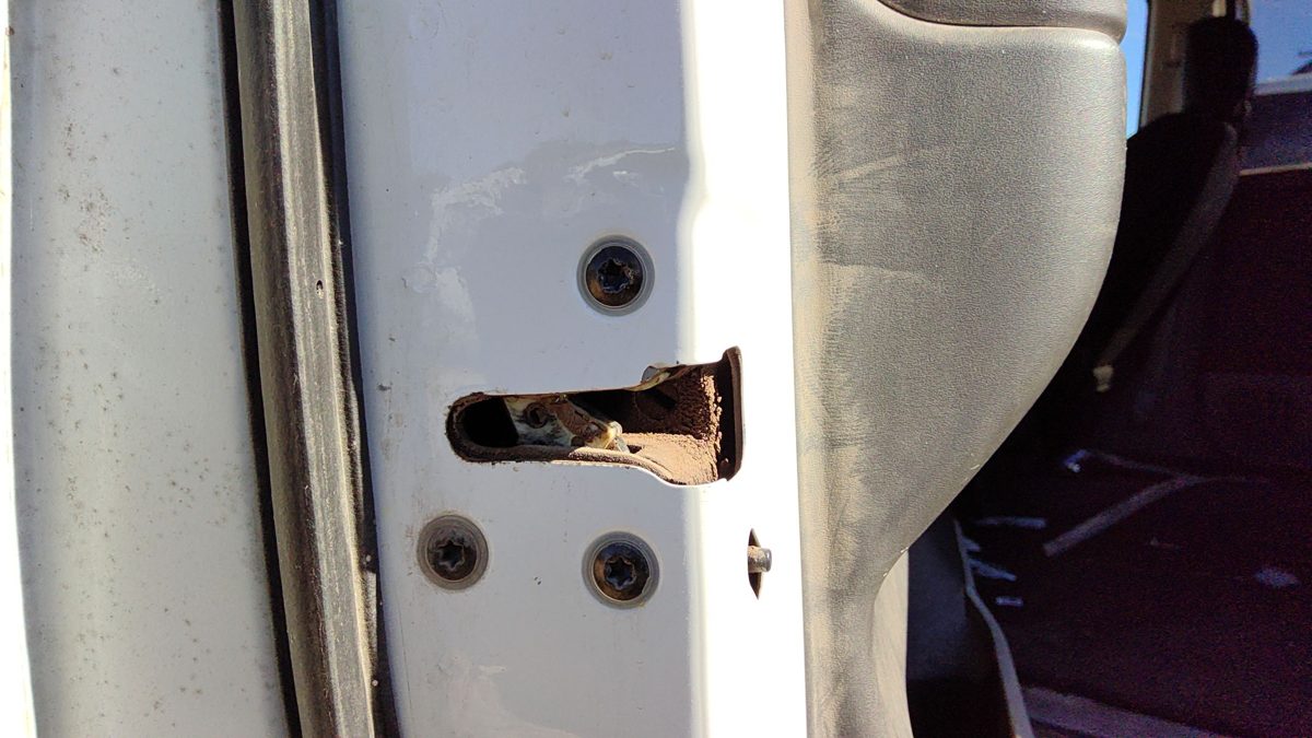 04-14 Nissan Titan Driver Left Rear Door Latch With Rods/cables Crew Cab Back