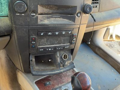 2004-2006 Cadillac Srx Trim Bezel Around Radio Surround Dash Panel Oem Gray 132