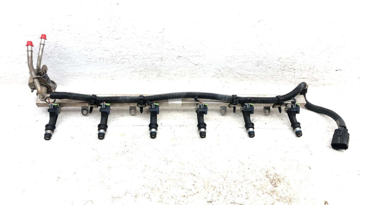 2002 Chevy Trail Blazer Complete Fuel Rail With Injectors Set Loaded Oem 4.2L