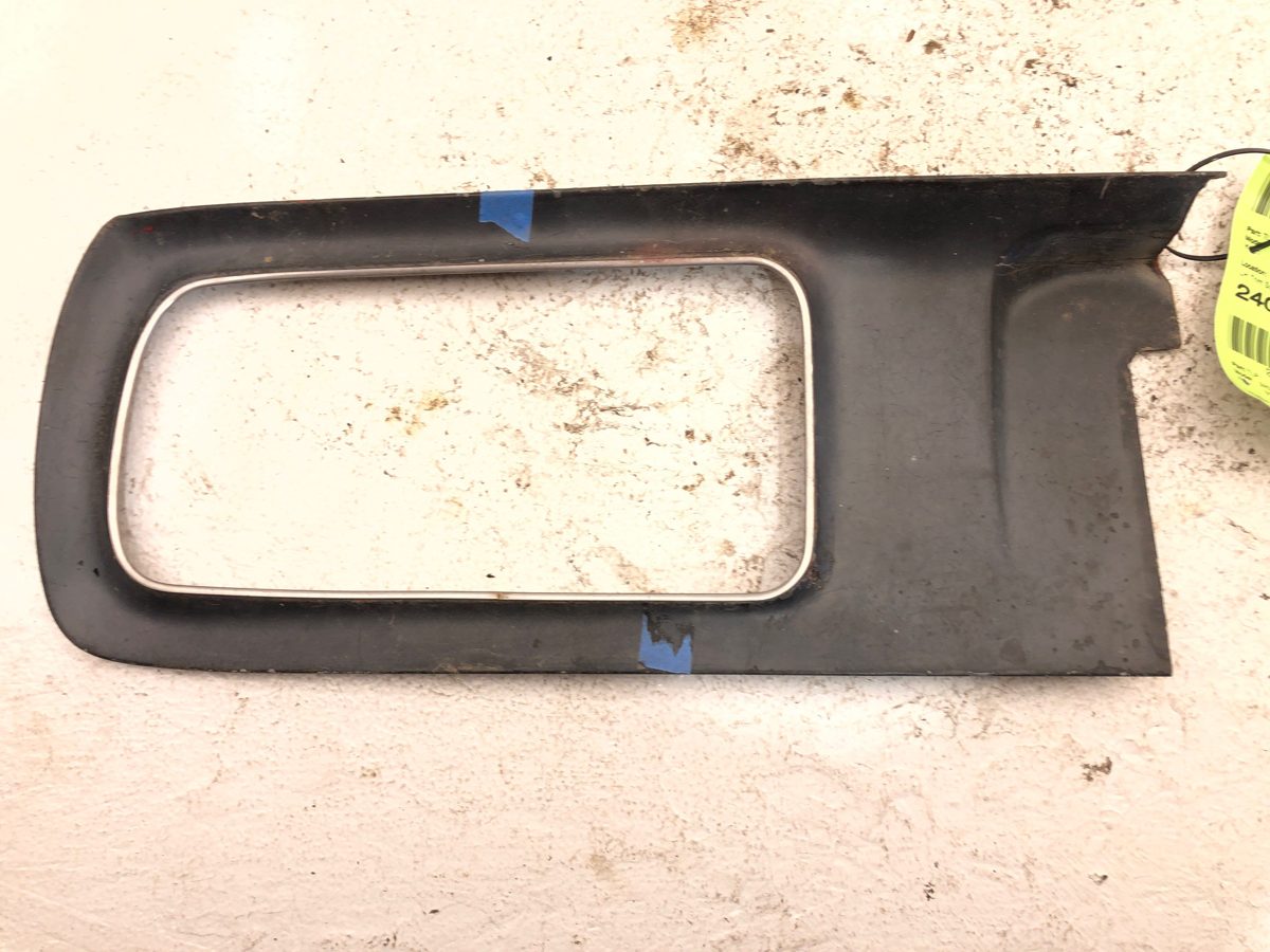 1970-1971 Nissan Datsun 240Z Driver Left Rear Trim Surround For Tail Light Oem