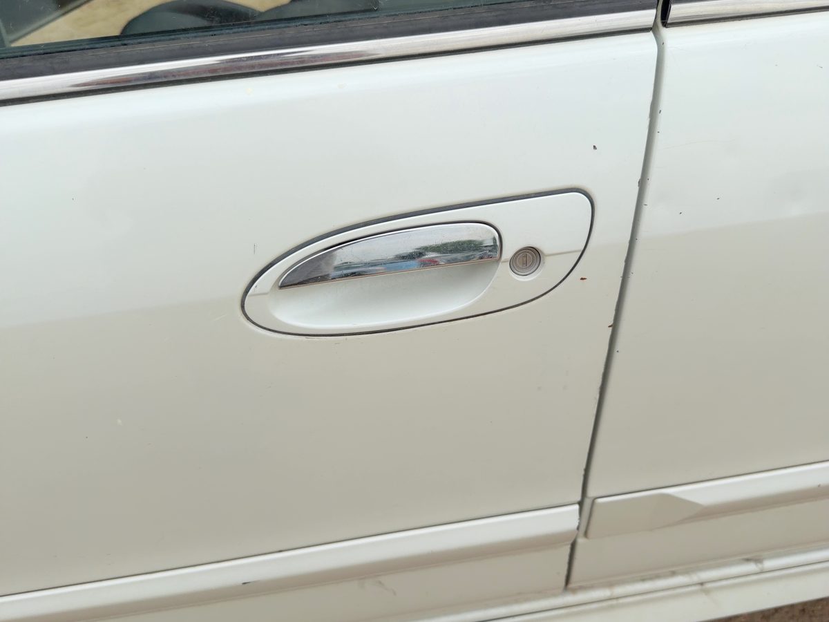 2000-2001 Infiniti I30 Driver Left Front Outside Door Handle Oem White