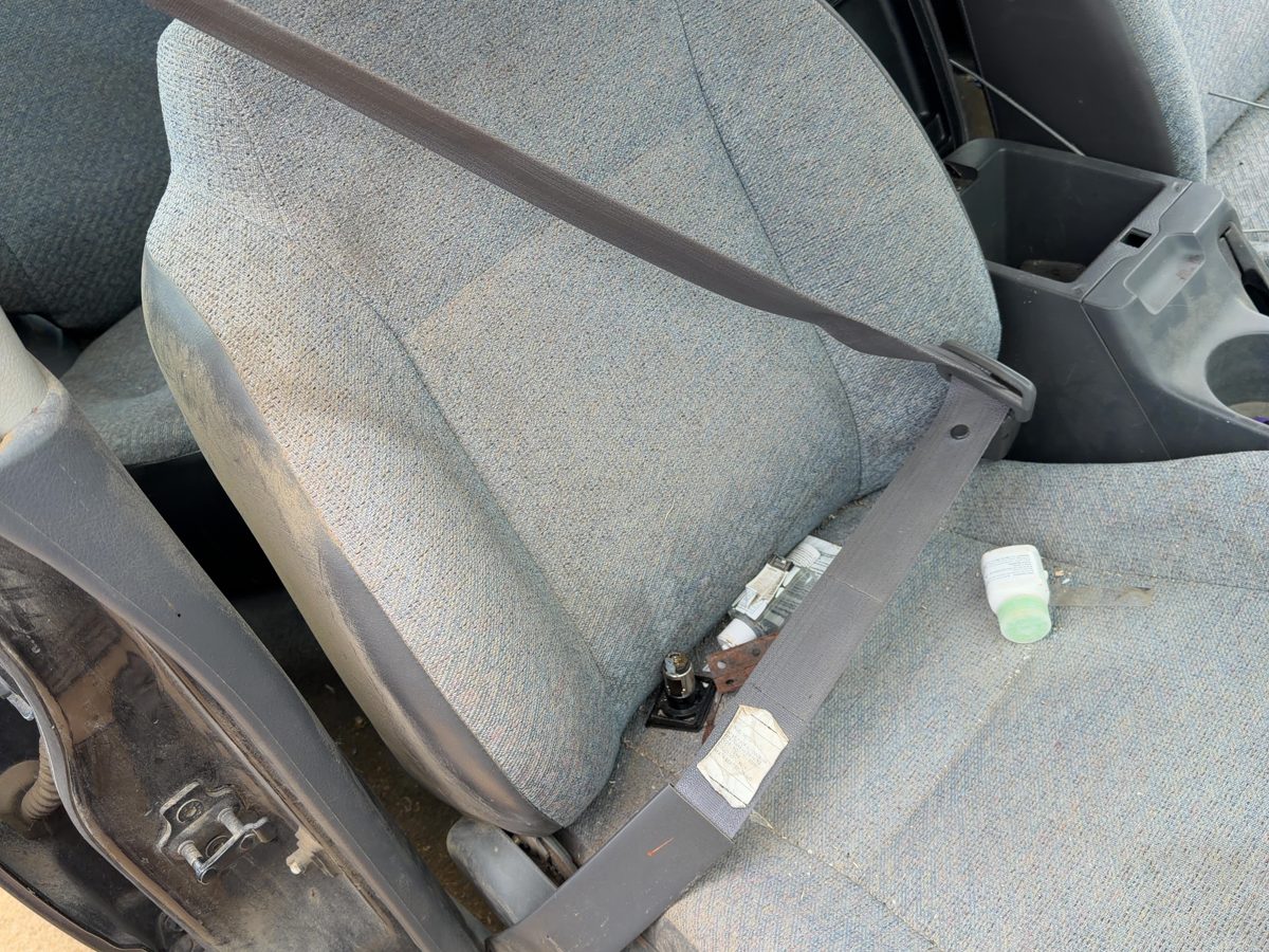 1998-2002 Isuzu Rodeo Passenger Right Front Seat Belt Retractor Oem Shoulder