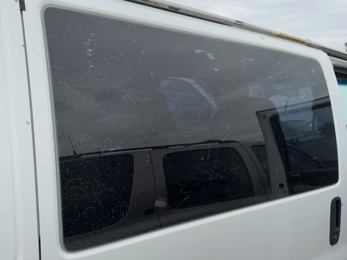96-02 Express Van 2500 Passenger Right Rear Side Window Door Glass Oem Back